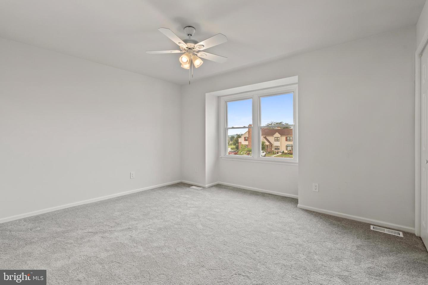 Photo 13 of 24 of 116 William Penn #116 townhome
