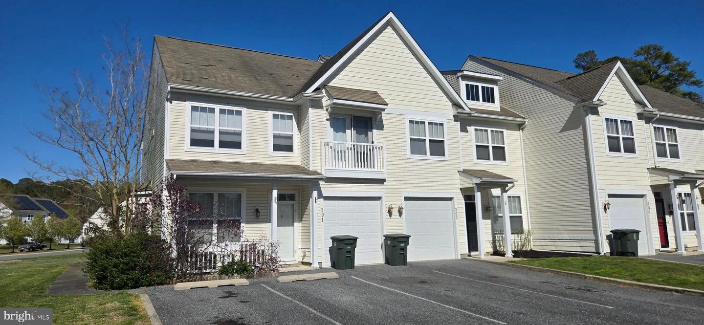 303 Schooner Lane Unit 102