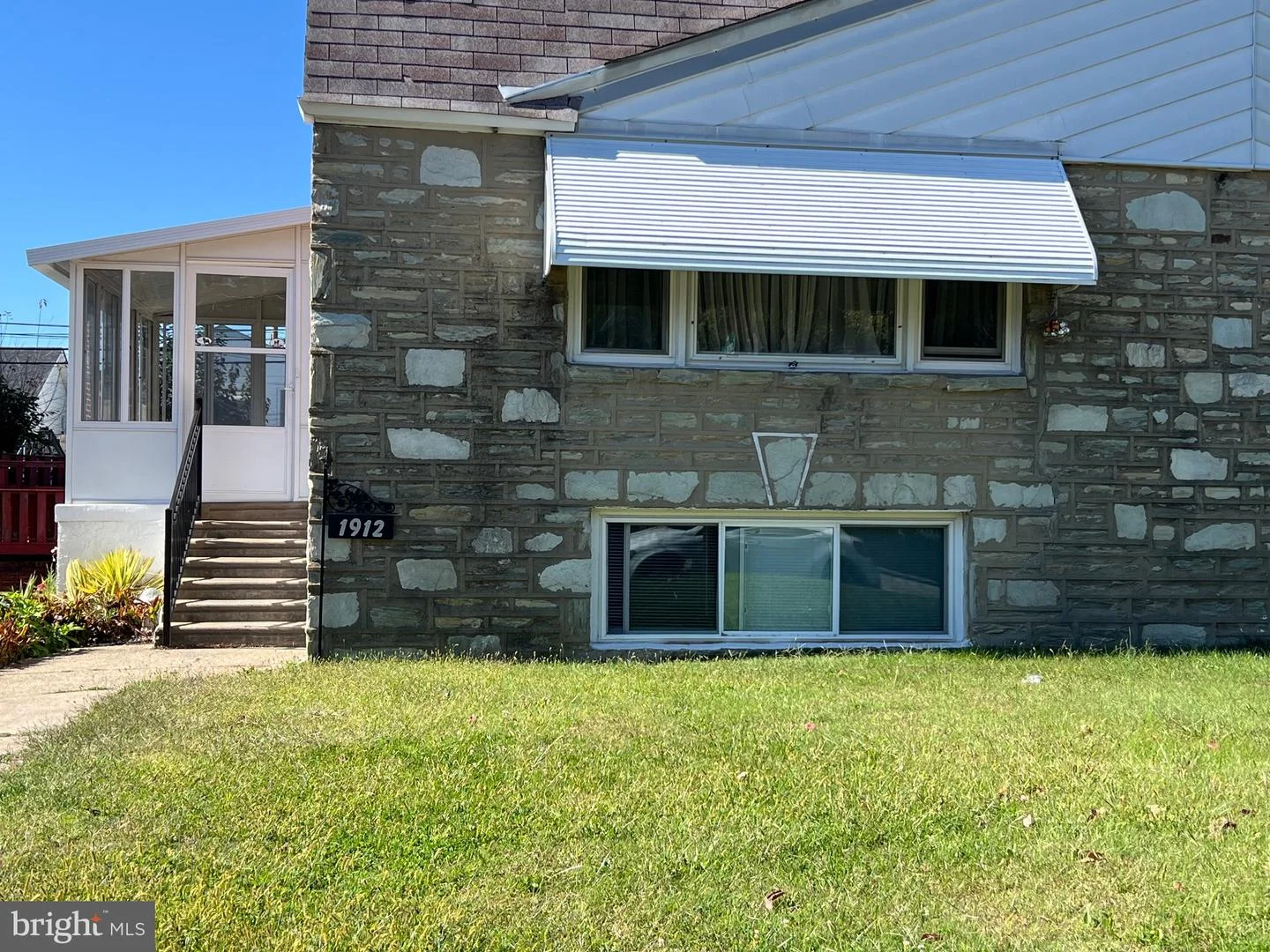 1912 Tomlinson Road