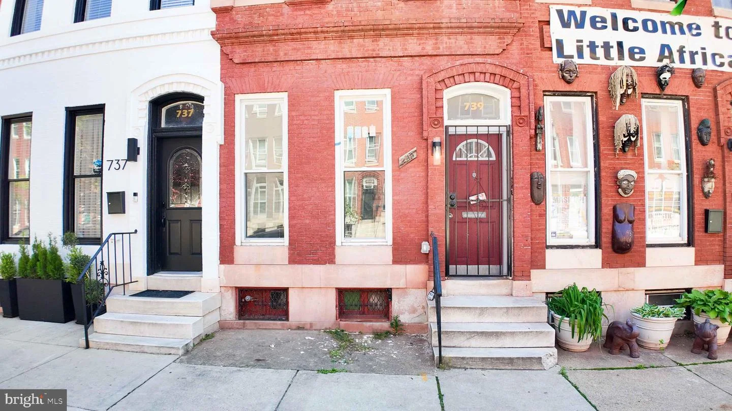 739 Dolphin Street