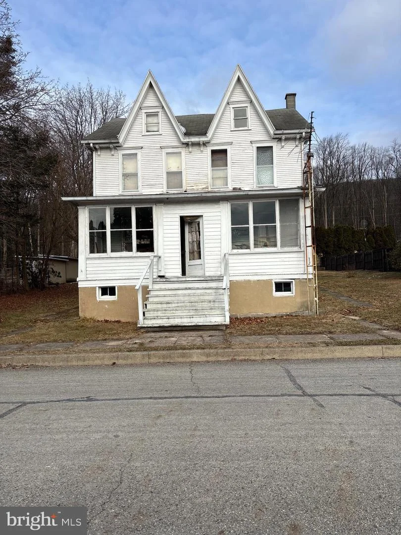 41 W Colliery Avenue, Tower City, PA, 17980