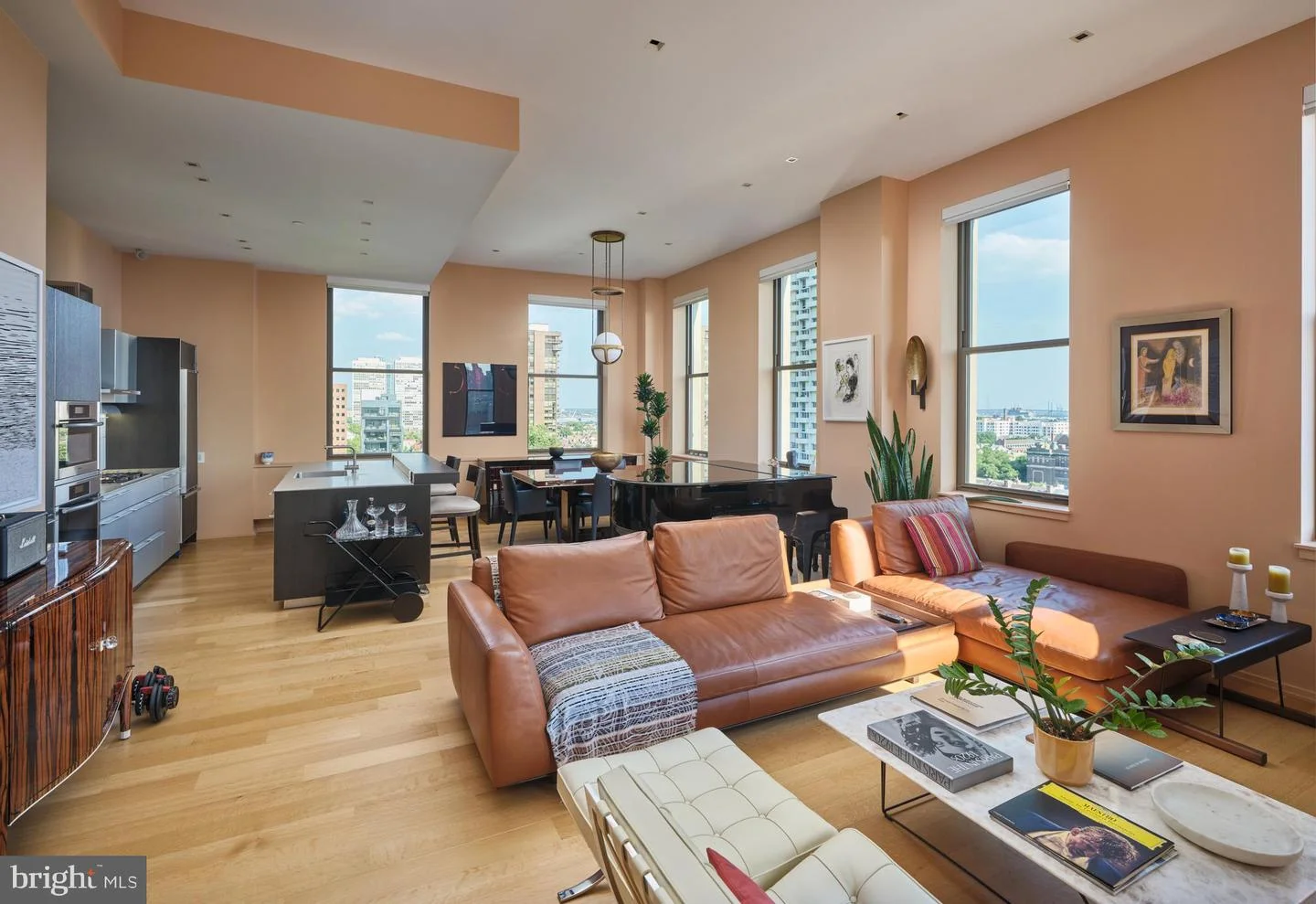 210 W Washington Square Unit 8SE