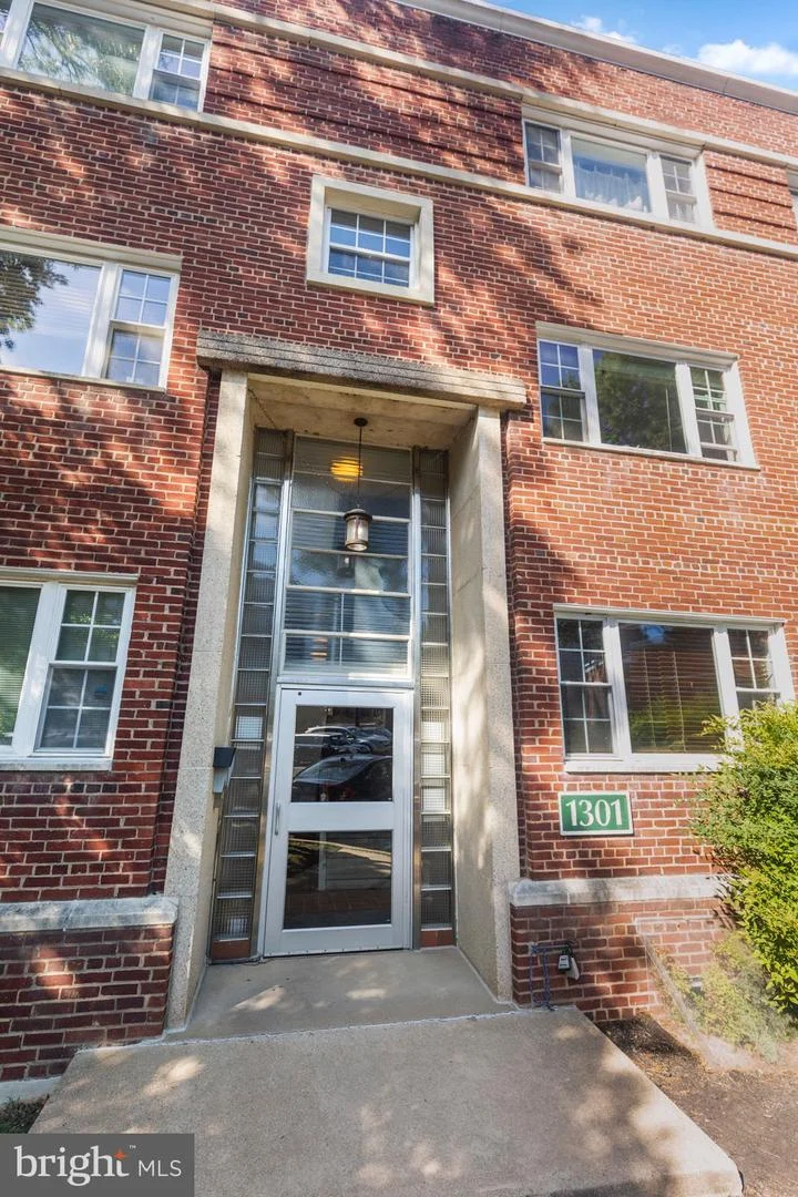 1301 N Ode Street Unit 114