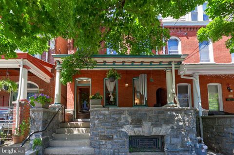 Duplex in Lancaster PA 557 Lemon STREET.jpg