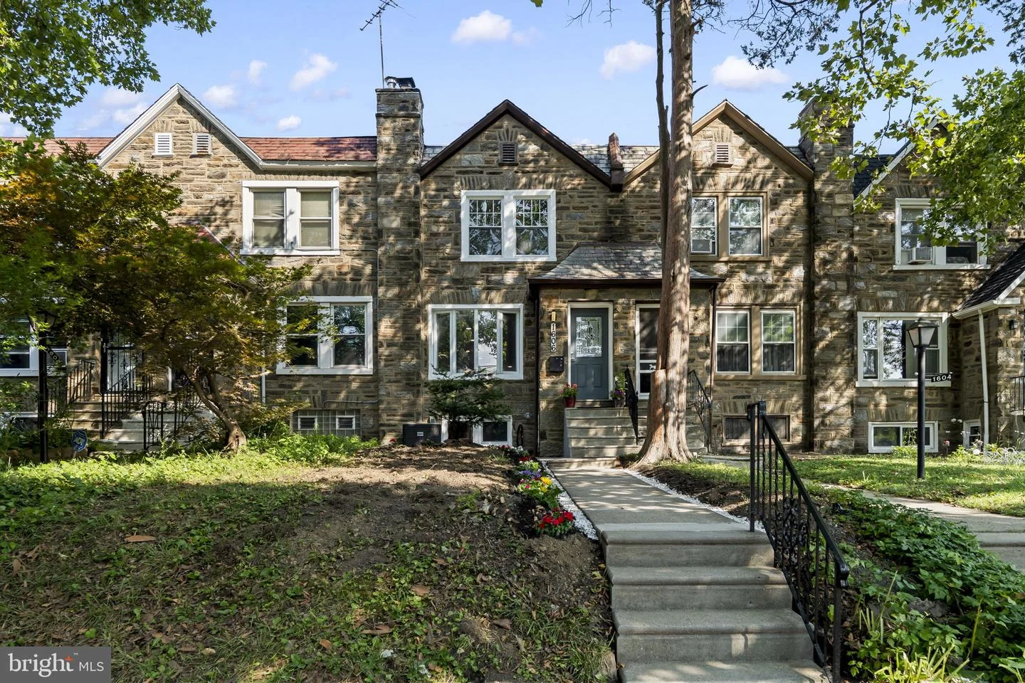 1606 E Washington Lane