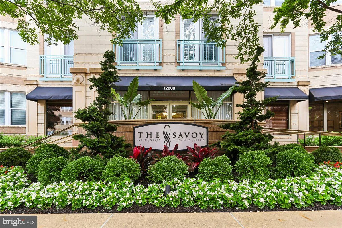 12000 Market Street Unit 382