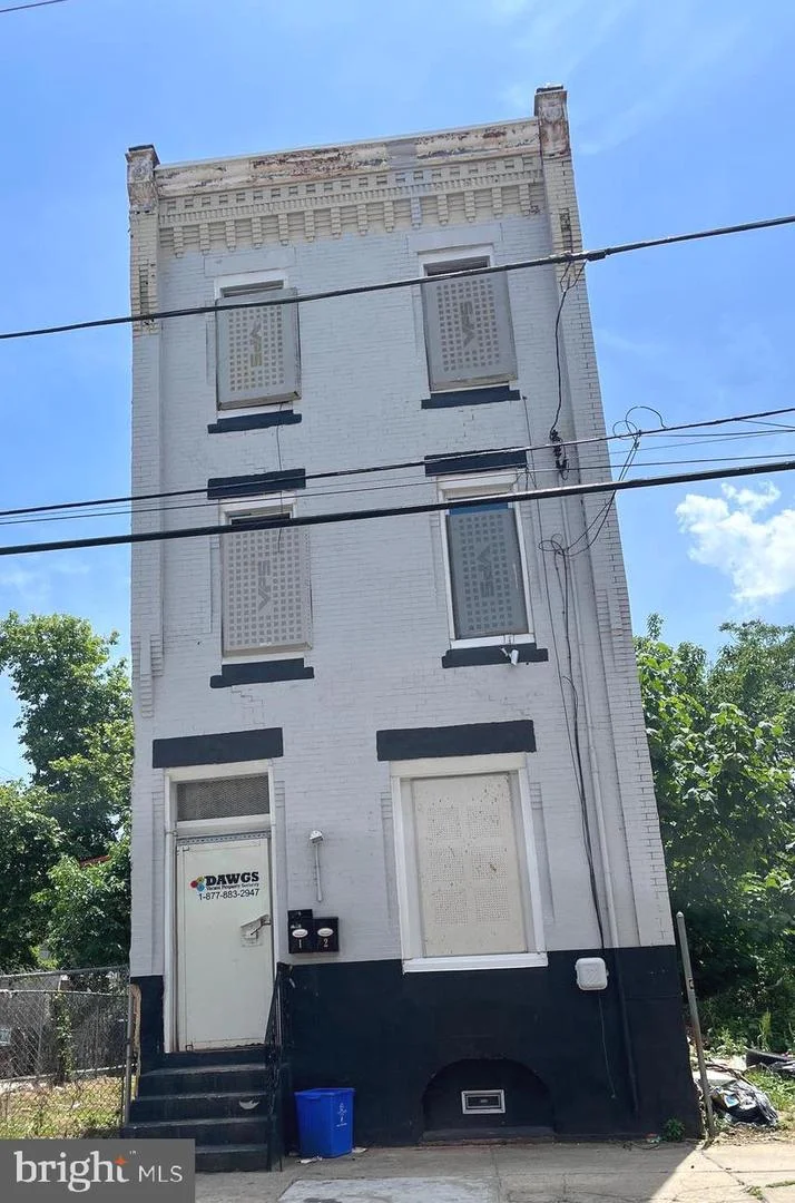 2602 W Montgomery Avenue