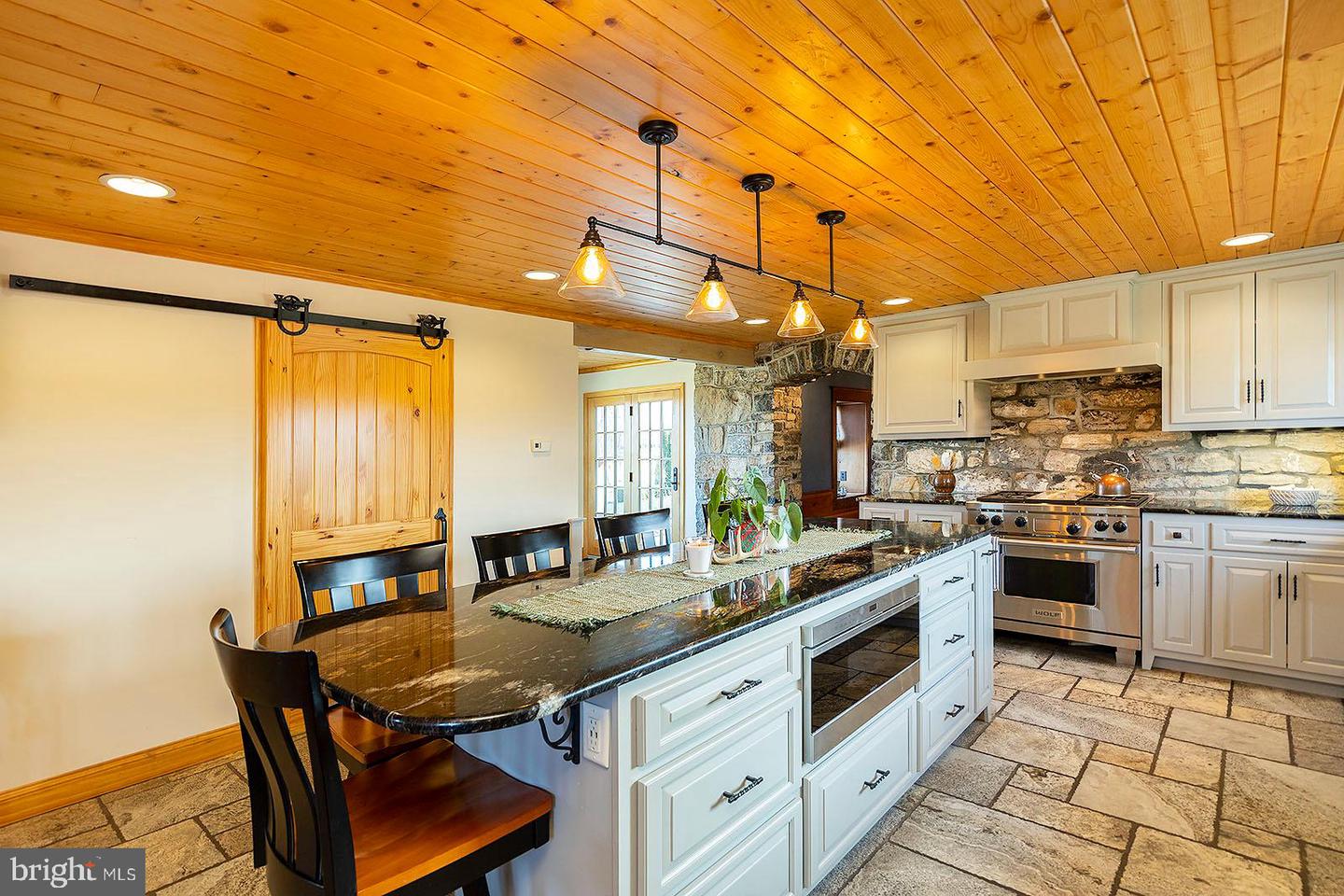Photo 19 of 103 of 529 Timberlakes Ln house