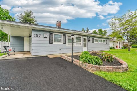 Single Family Residence in Levittown PA 127 Elderberry DRIVE 2.jpg