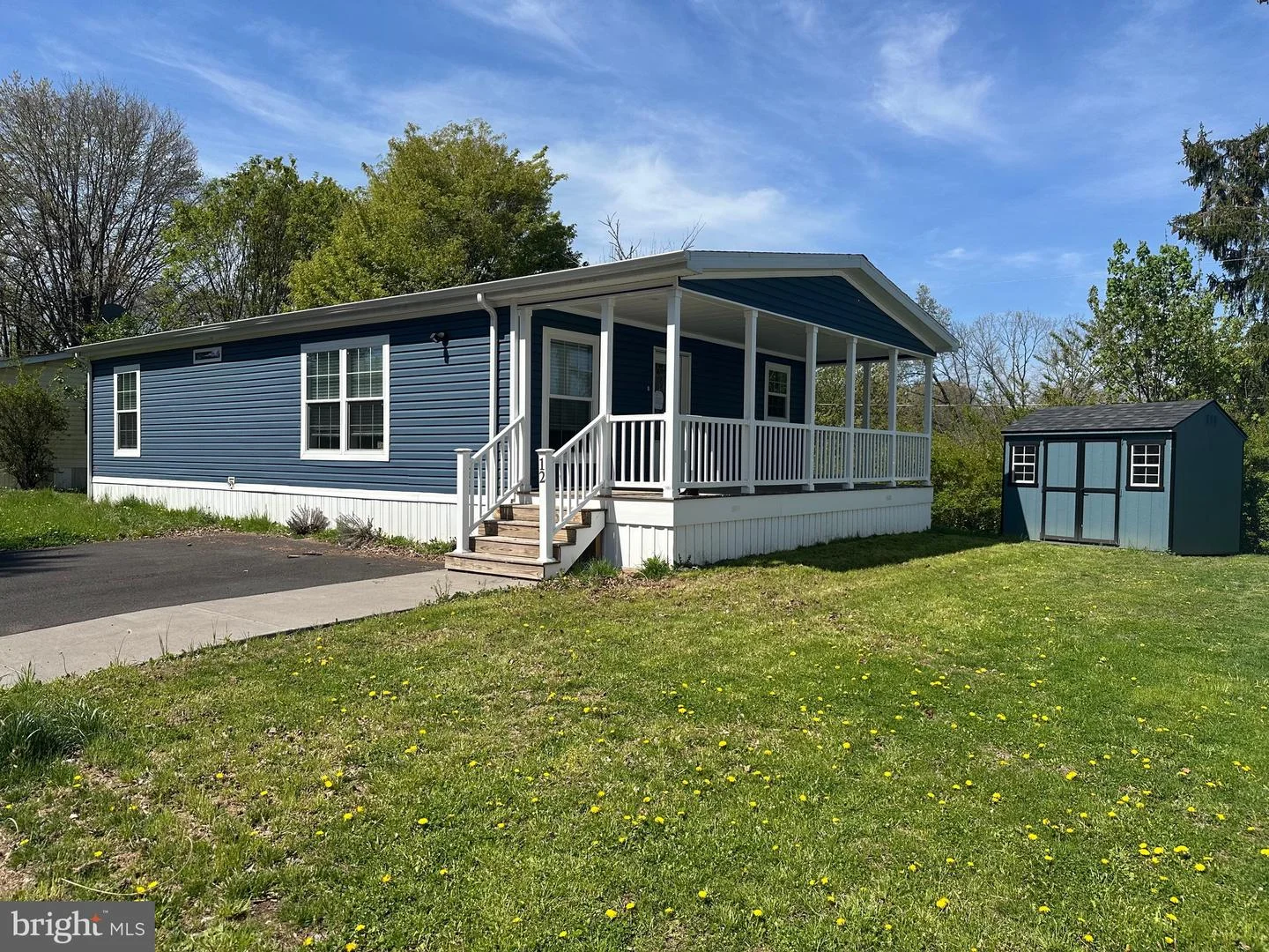 12 Lakeview Dr