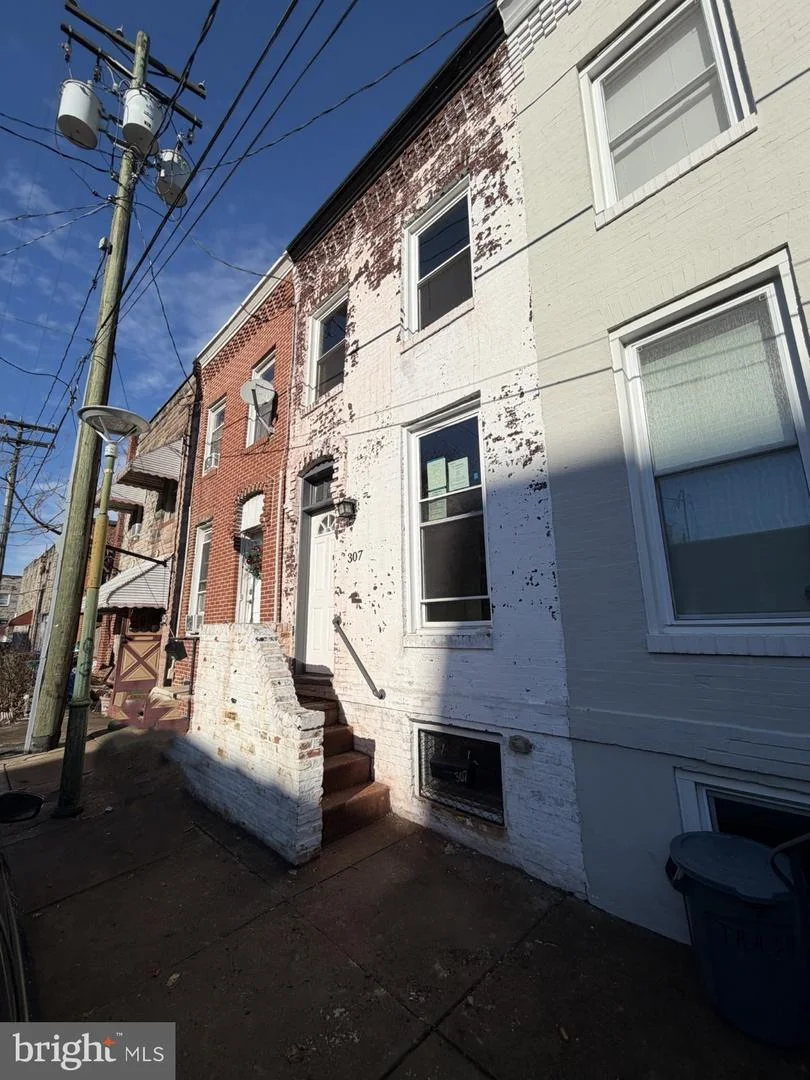 307 S Baylis Street