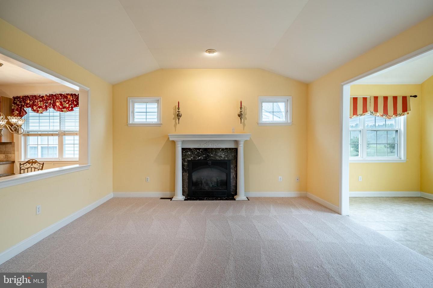 Photo 11 of 34 of 4327 Meadowridge Ln house