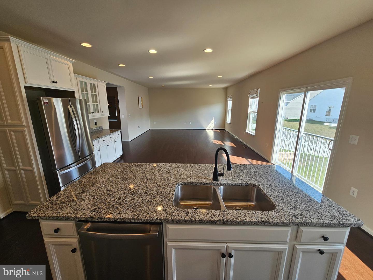 Photo 9 of 68 of 300 Norland Knoll Dr house