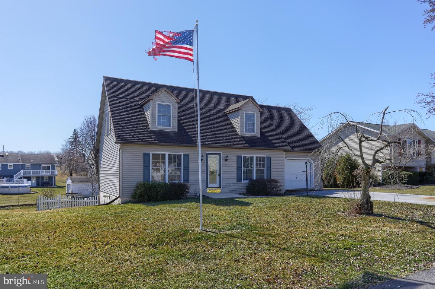 Photo 4 of 46 of 103 Swatara Cir house