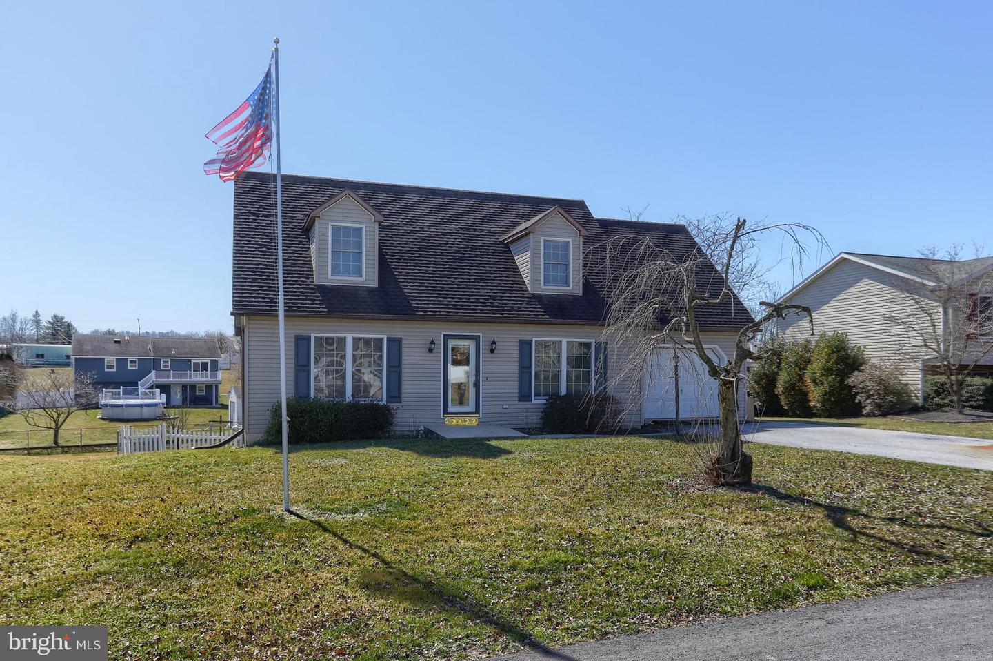 Photo 3 of 46 of 103 Swatara Cir house