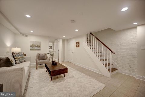 Townhouse in Washington DC 2308 E STREET 29.jpg