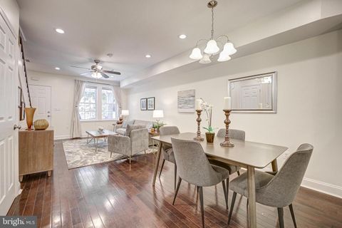 Townhouse in Washington DC 2308 E STREET 10.jpg