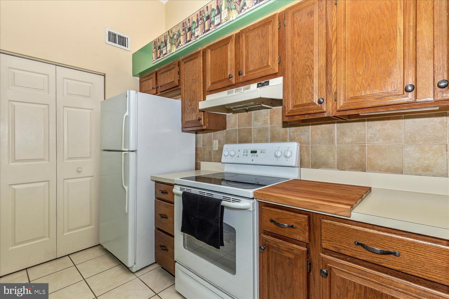 Photo 15 of 29 of 18708 CALEDONIA CT #L condo