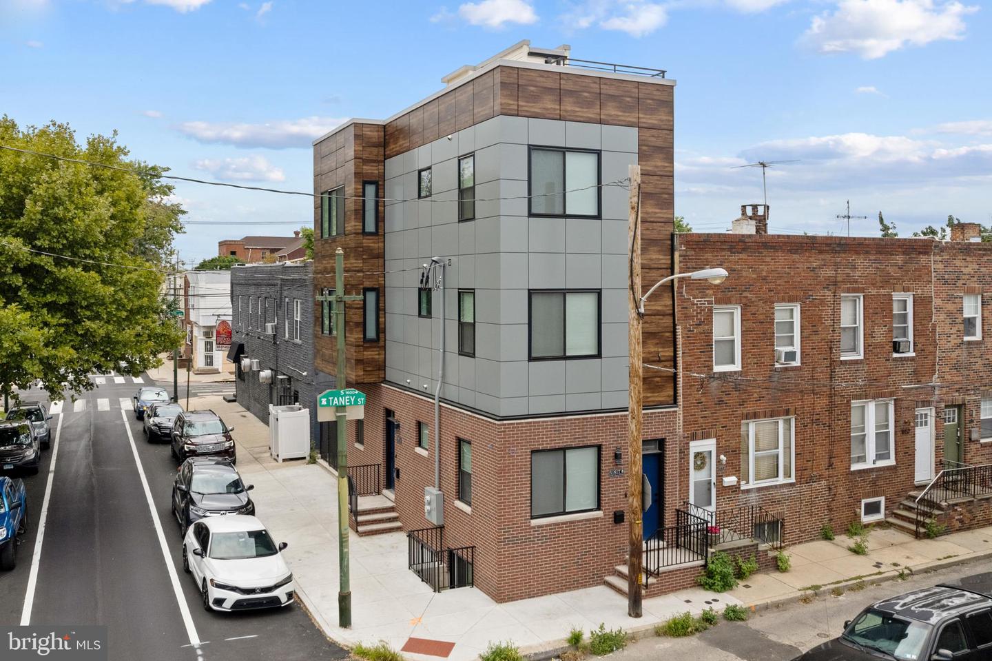 View Philadelphia, PA 19145 townhome