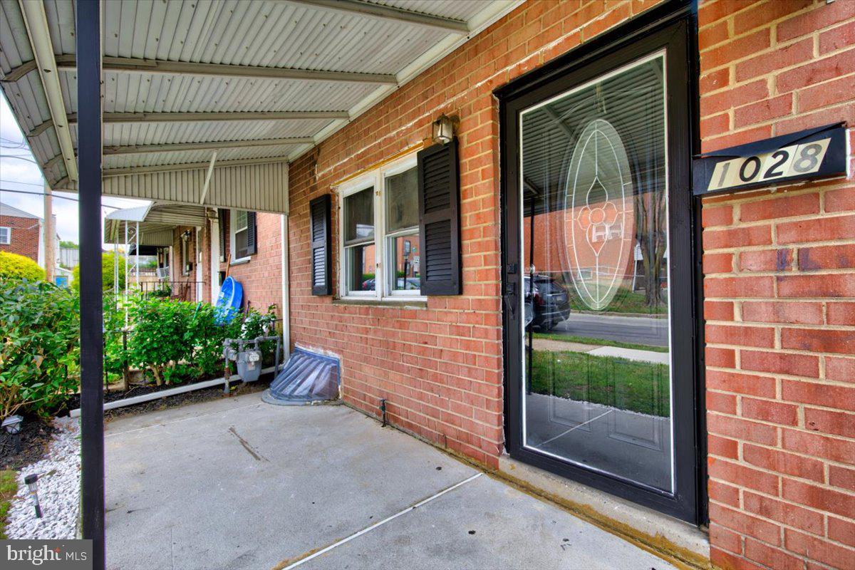 Photo 6 of 28 of 1028 Walnut St townhome