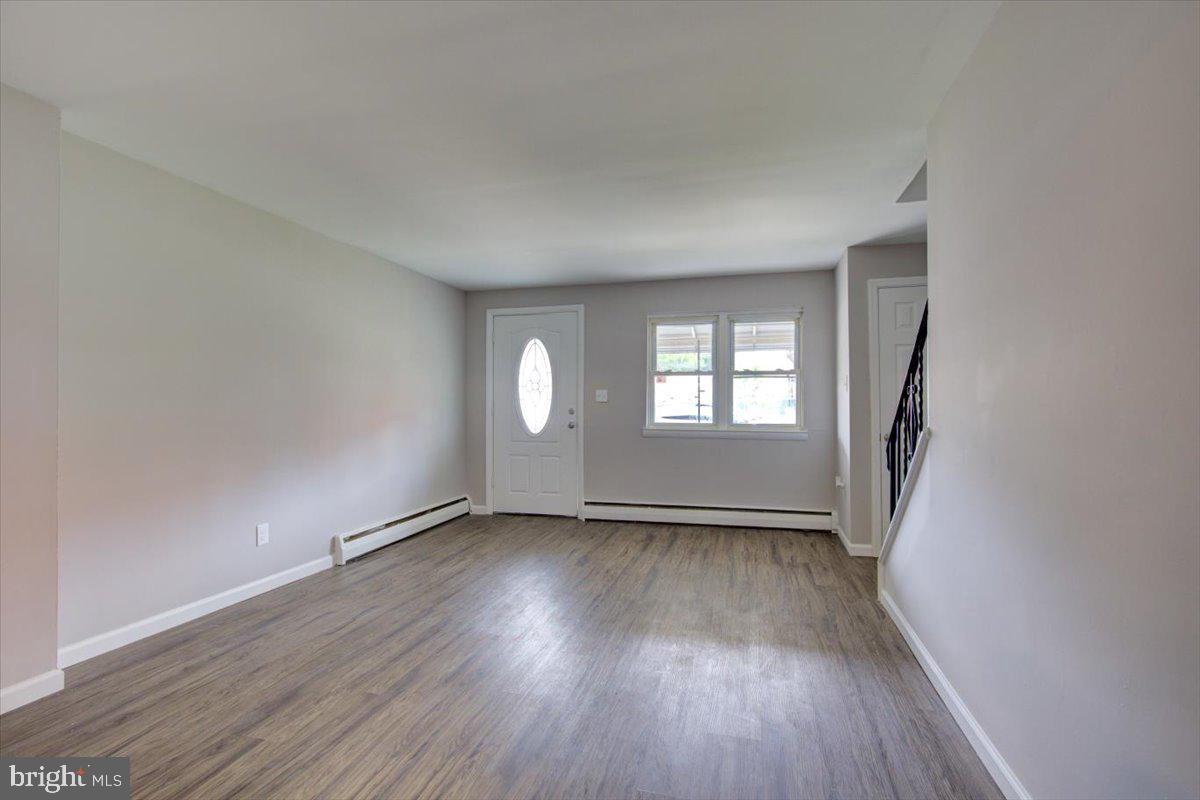 Photo 9 of 28 of 1028 Walnut St townhome