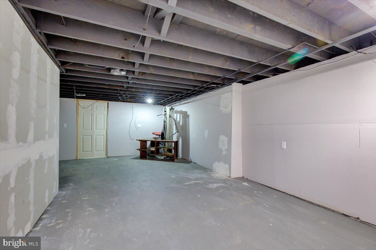 Photo 24 of 28 of 1028 Walnut St townhome