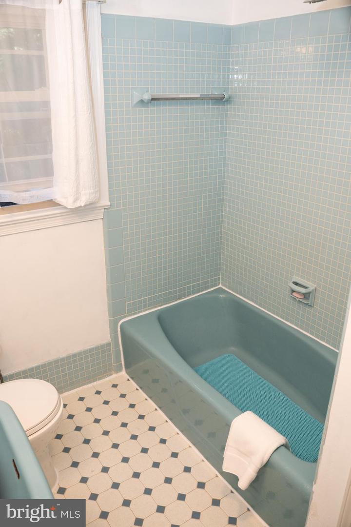 Photo 37 of 56 of 102 Brent Dr house