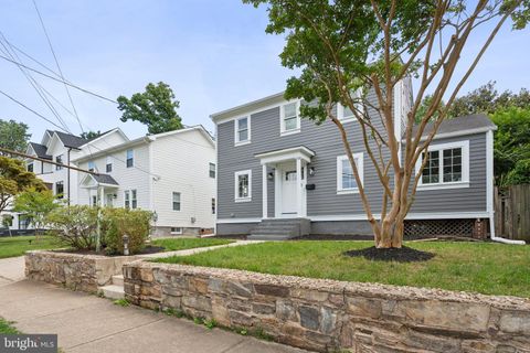 Single Family Residence in Arlington VA 5726 20th STREET 2.jpg