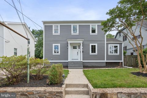 Single Family Residence in Arlington VA 5726 20th STREET 1.jpg