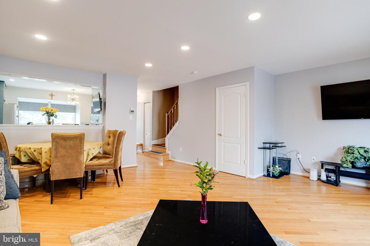 Photo 6 of 30 of 6 Empire Ct townhome