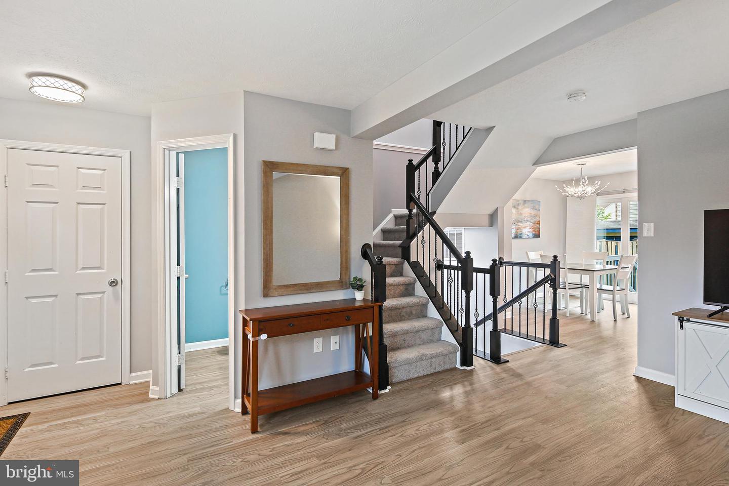 Photo 5 of 32 of 5433 Canonbury townhome