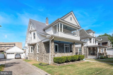 Single Family Residence in Ridley Park PA 7 Swarthmore AVENUE.jpg