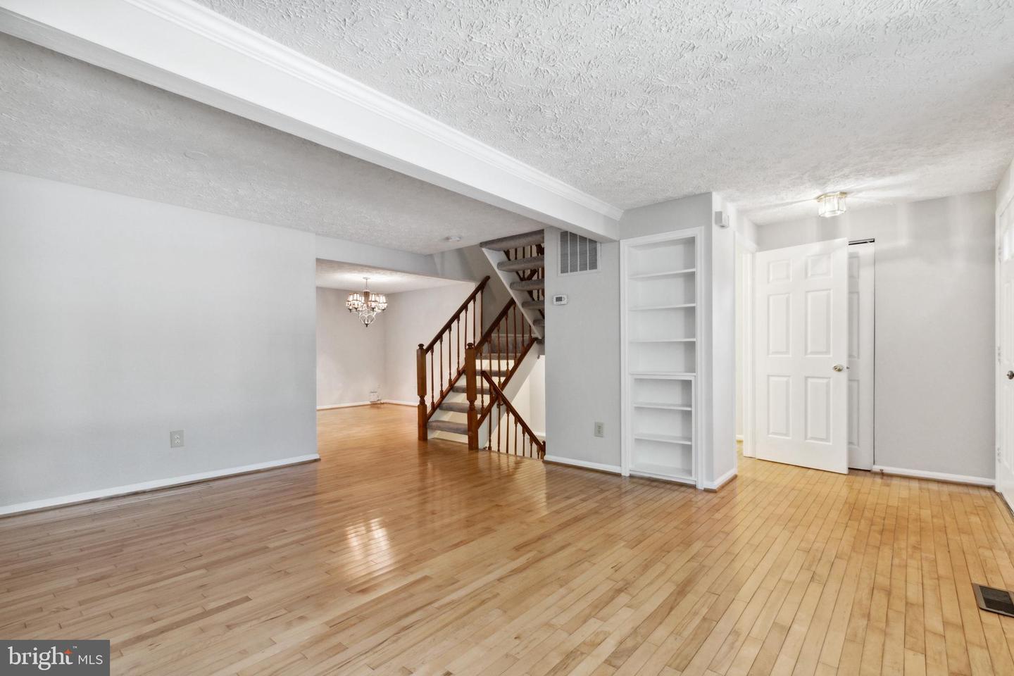 Photo 5 of 30 of 1110 Stevenson Ct townhome