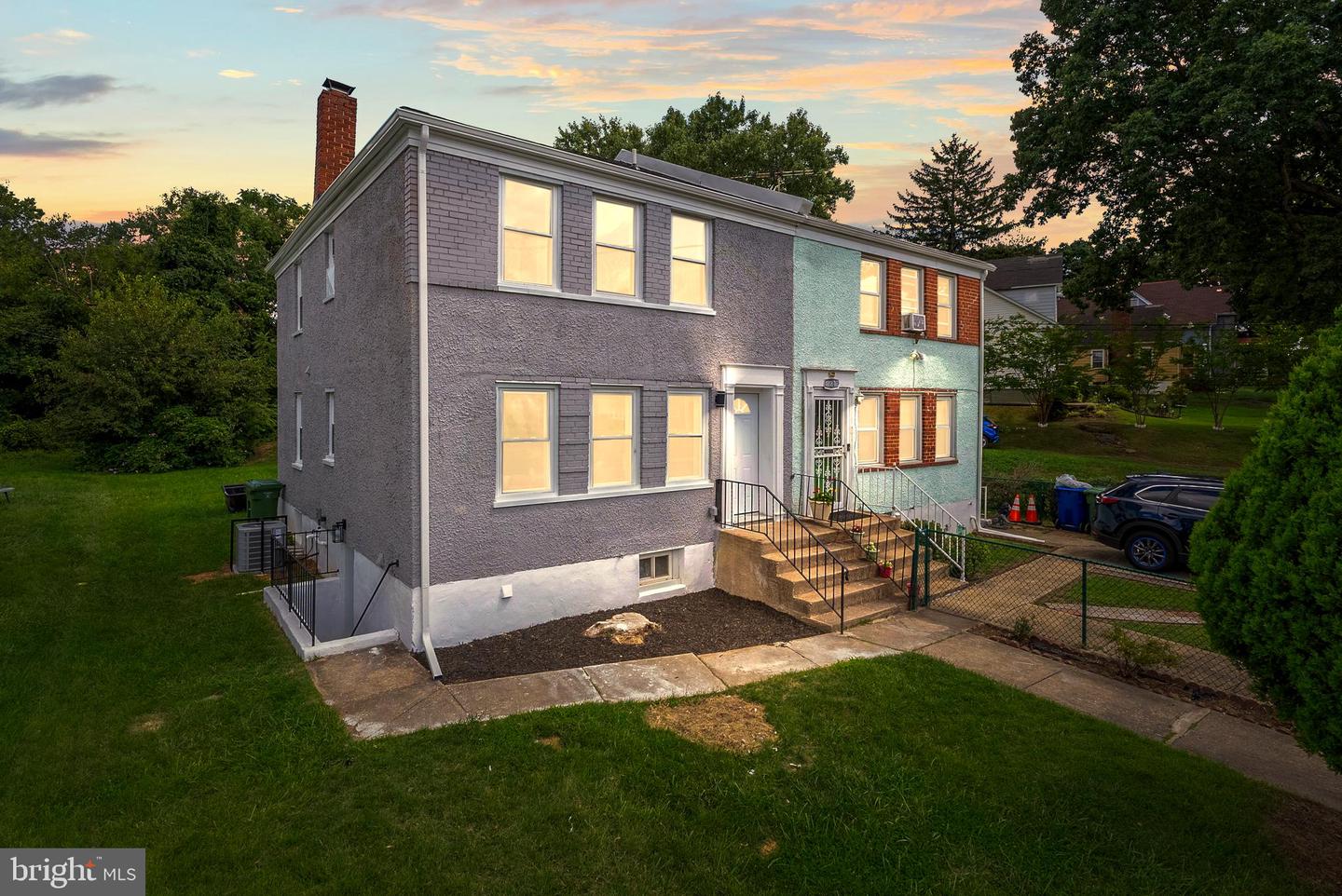 Photo 2 of 33 of 4008 Frankford Ave multi-family property