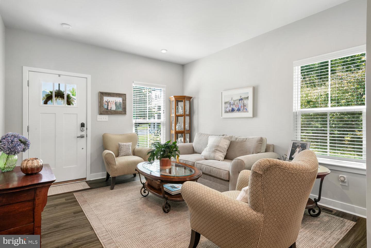 Photo 5 of 39 of 1231 Benjamin Dr townhome