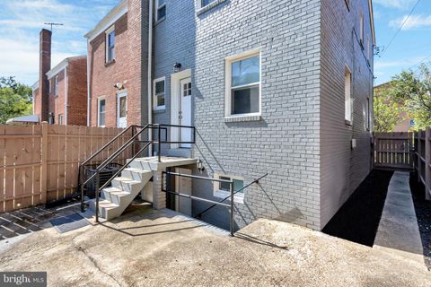 Duplex in Washington DC 791 Barnaby STREET 33.jpg