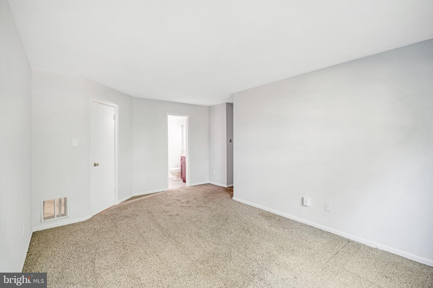 Photo 17 of 22 of 441 Atlanta Ct condo