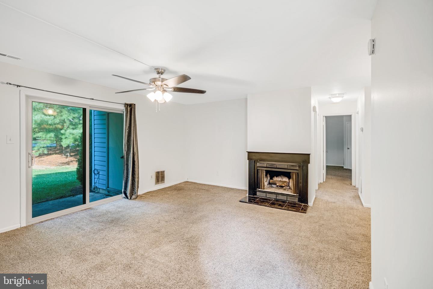 Photo 7 of 22 of 441 Atlanta Ct condo