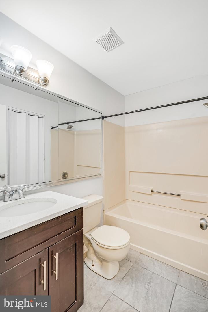 Photo 18 of 22 of 441 Atlanta Ct condo