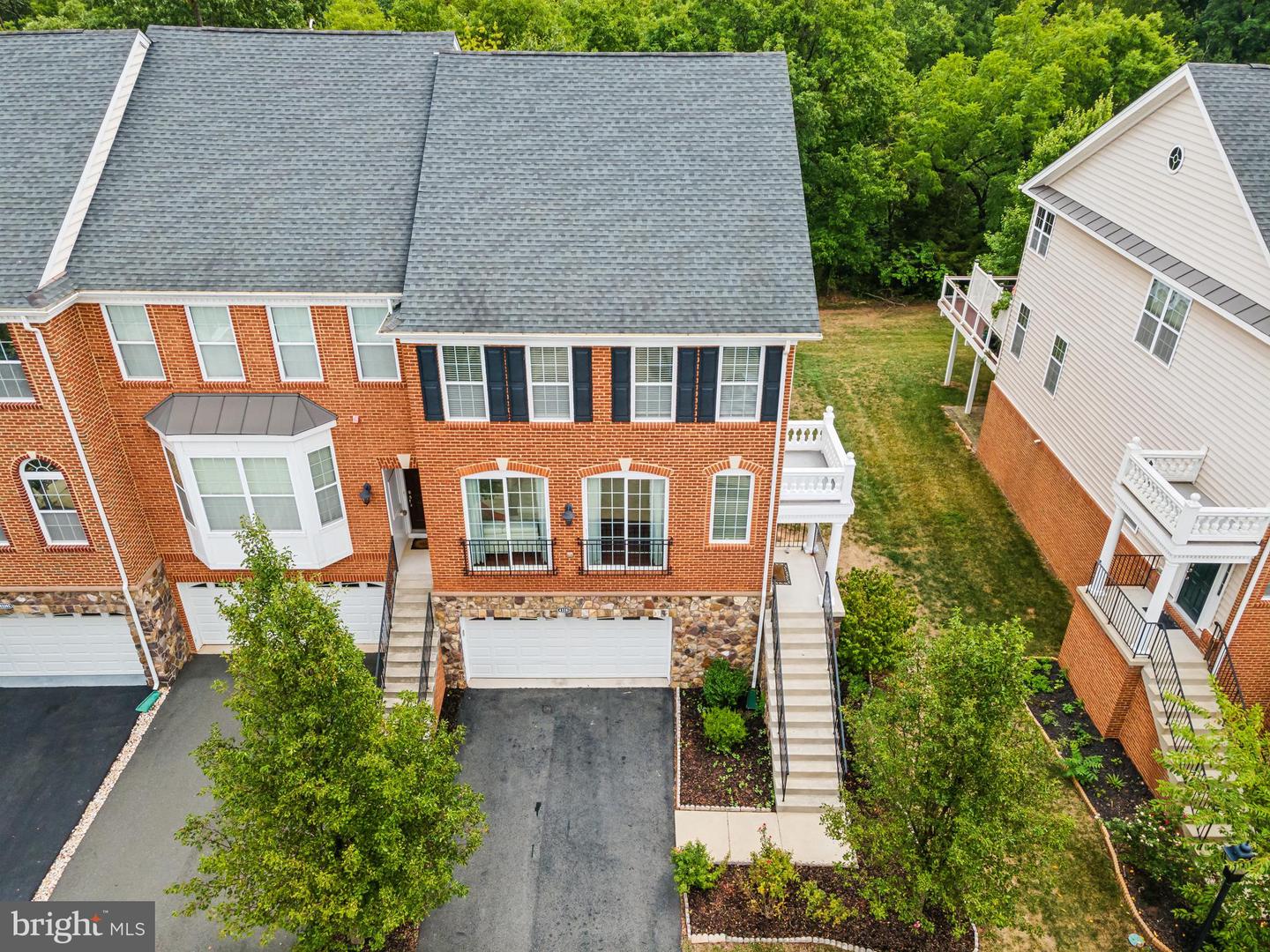 Photo 6 of 29 of 43261 Mitcham Sq townhome