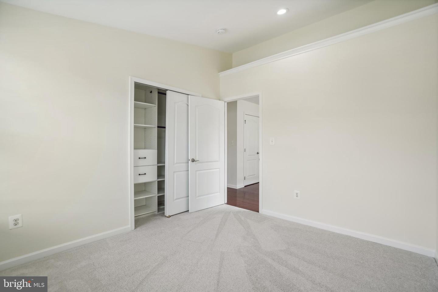 Photo 19 of 29 of 43261 Mitcham Sq townhome
