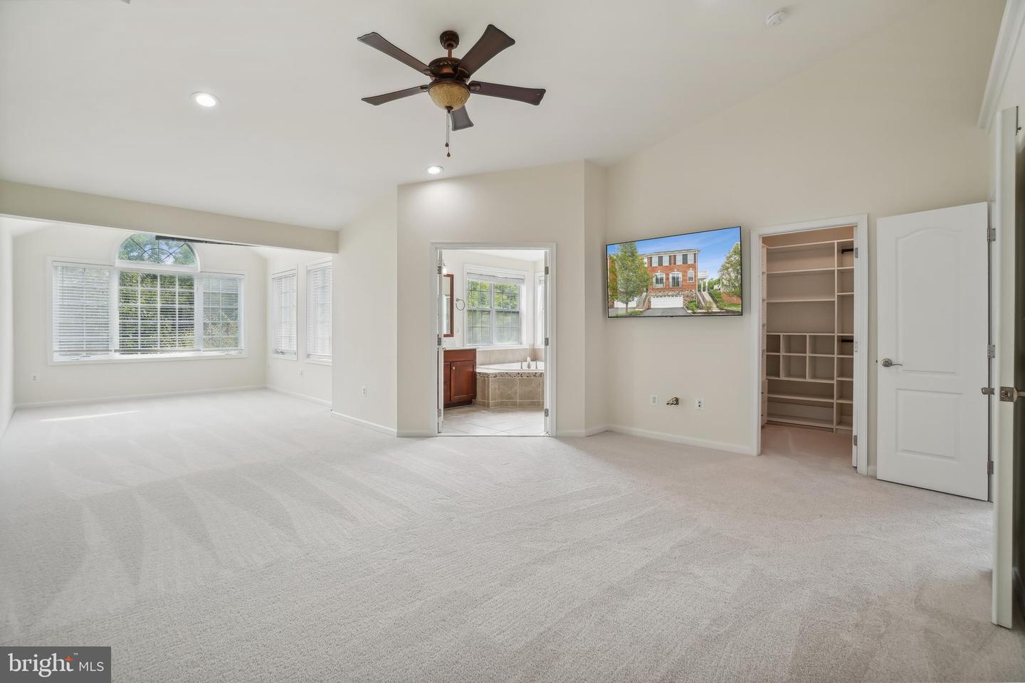 Photo 15 of 29 of 43261 Mitcham Sq townhome