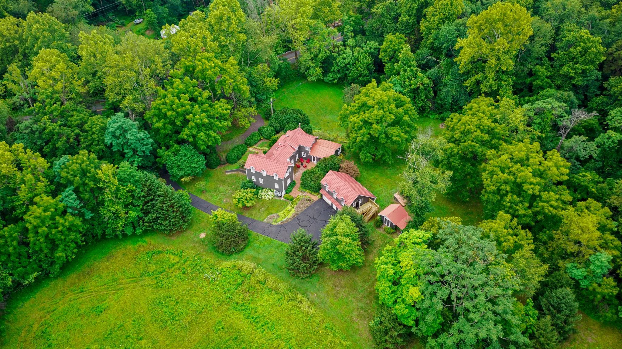 560 Richmond Road