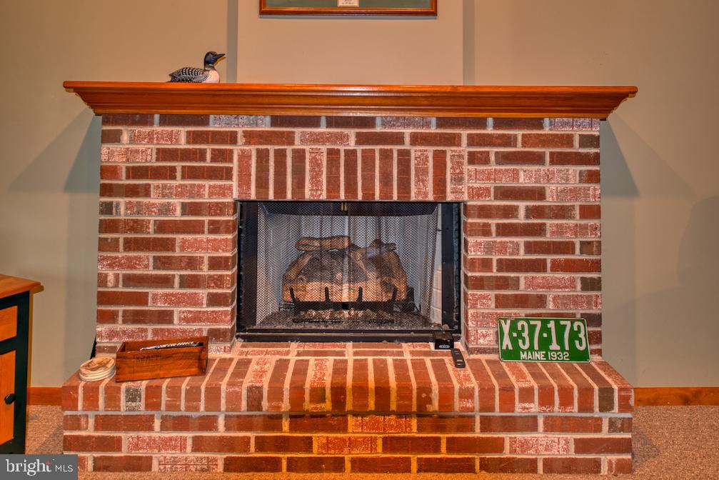 Photo 14 of 29 of 1527 E Walnut Rd house