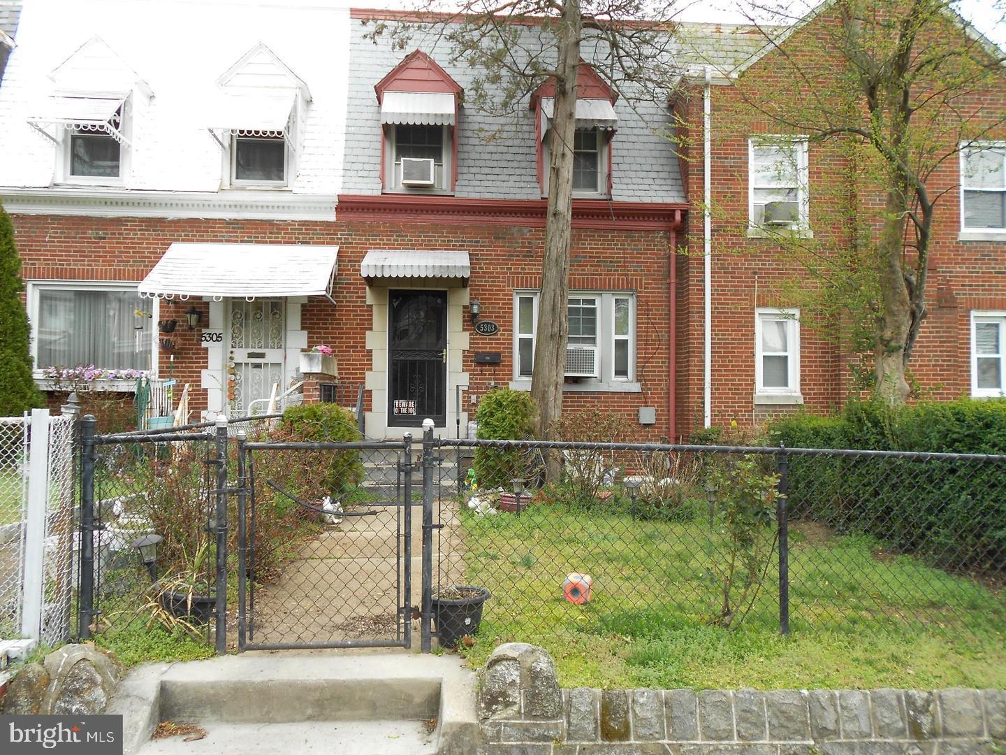 View Washington, DC 20011 townhome