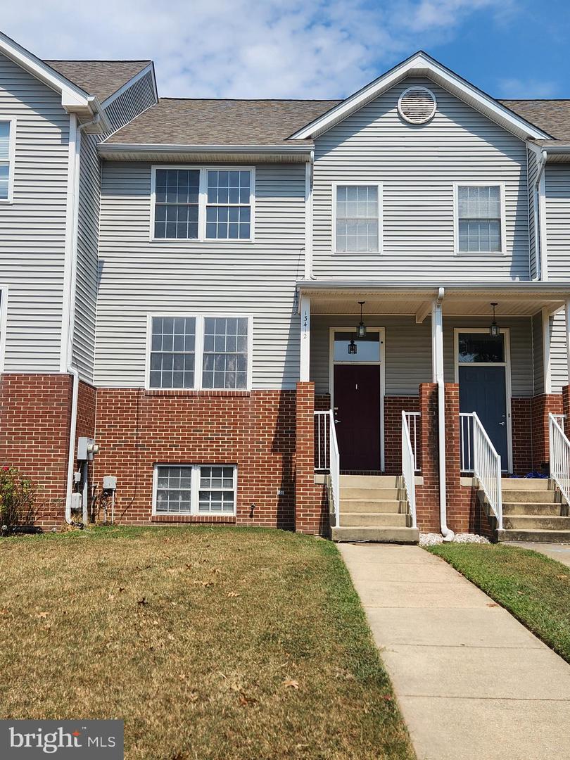 Photo 2 of 4 of 13412 Stowaway Ct townhome