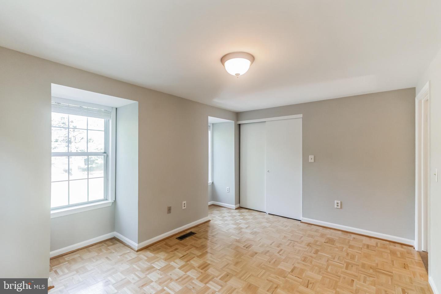 Photo 18 of 27 of 11 Palmer Ct townhome