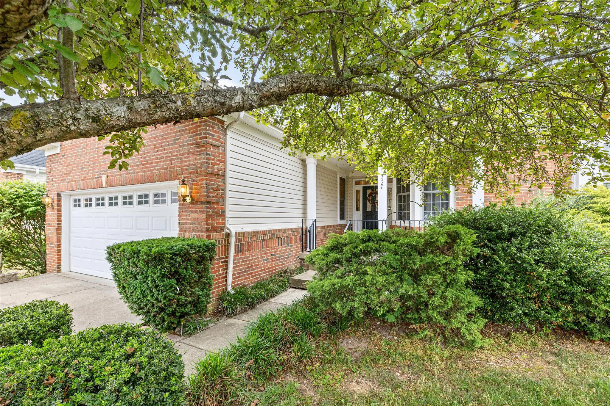 5327 W Philippi Place