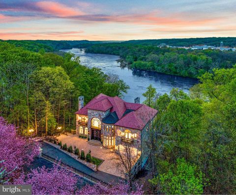 Single Family Residence in McLean VA 612 Rivercrest DRIVE.jpg