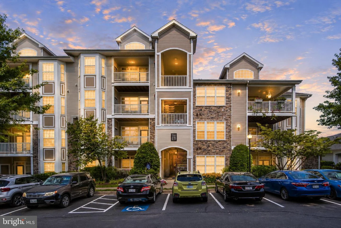 514 Sunset View Ter Unit 207